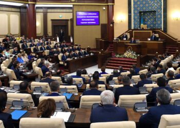 VIII сайланған Мәжіліс депутаттары ант берді