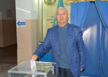 Кегенде Ақсақалдар кеңесінің төрағасы алғаш болып дауыс берді