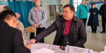 Жамбыл ауданының әкімі әулетімен дауыс берді