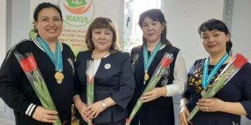 Талғарда «Жанұя» орталығы көпбалалы аналарды мерекемен құттықтады