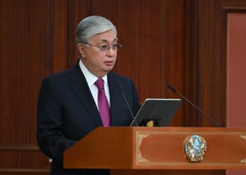 Президент: Халықтың табысы артуы үшін экономикалық өсім 6 пайыз болуы тиіс