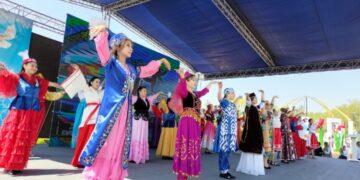 Қонаев қаласында Бірлік күні тойланып жатыр