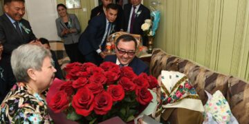 Облыс әкімі ардагерлерді құттықтады