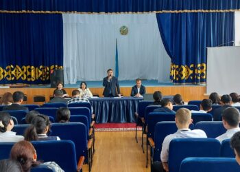 ҚазҰУ-лық ғалым-оқытушылар оқушылармен рухани кездесу өткізді