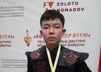 Домбыраның үнін әлемге паш етті