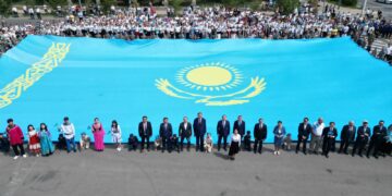 Алматы облысында ұзындығы 30 метрлік ту жайылды