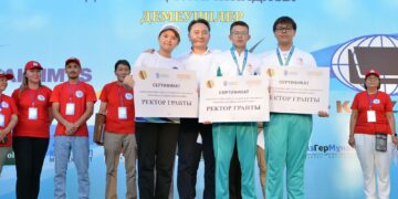 Үздік жас геологтарға білім гранты табысталды