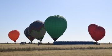 Қонаевта “Мың бояулы аспан” әуе шарлары фестивалі өтіп жатыр