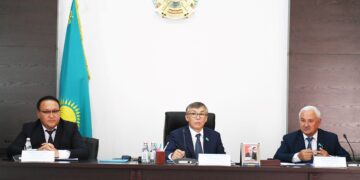 Халық үніне құлақ асуға шақырды