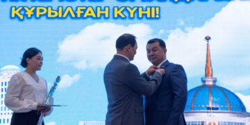 Салық қызметкерлері марапатталды