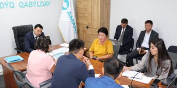 Әкім орынбасары тұрғындарды толғандырған сауалдарға жауап берді