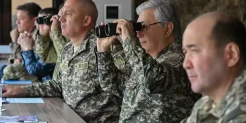 Президент Алматы облысындағы әскери оқу-жаттығу жиынына барды