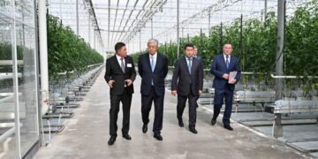 Президент өндірістік жылыжай кешеніне барды