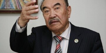 Заман деген заңғармен санасады немесе Шерағаның шекпені