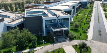 Мемлекет басшысы Сүлеймен Демирел атындағы университетке барды