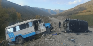 Қайыңды көлі маңында автобус апатқа ұшырады