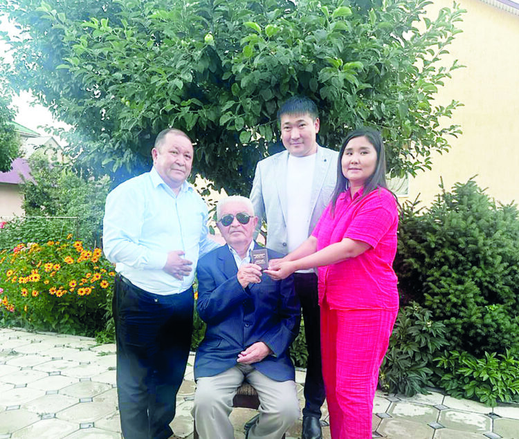 Қаламгерге құрмет