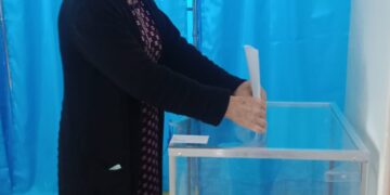 Қайназар ауылының тұрғындары белсенді дауыс беріп жатыр