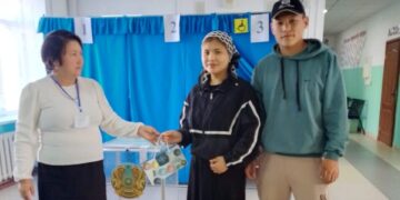 Райымбек ауданында референдум жоғары көңіл күймен басталды