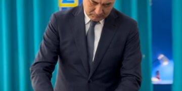 Қонаев әкімі референдумда дауыс берді