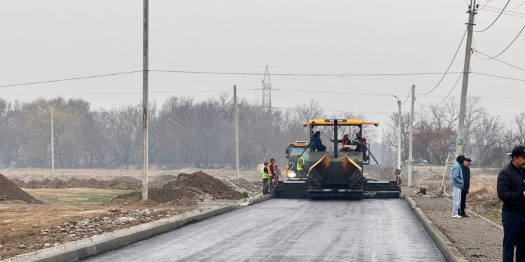 Талғар ауданында жол жөндеу қарқынды жүргізілуде