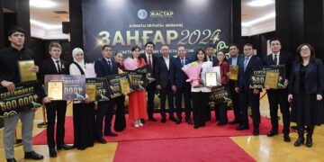 Үздік жастар марапатталды