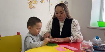Қонаевтағы аутист балаларға арналған жалғыз орталықты әйел адам ашқан