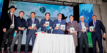 Мен бәріңмен біргемін!