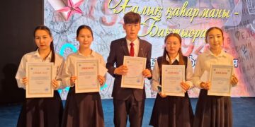 Балқаштың батырына тағзым