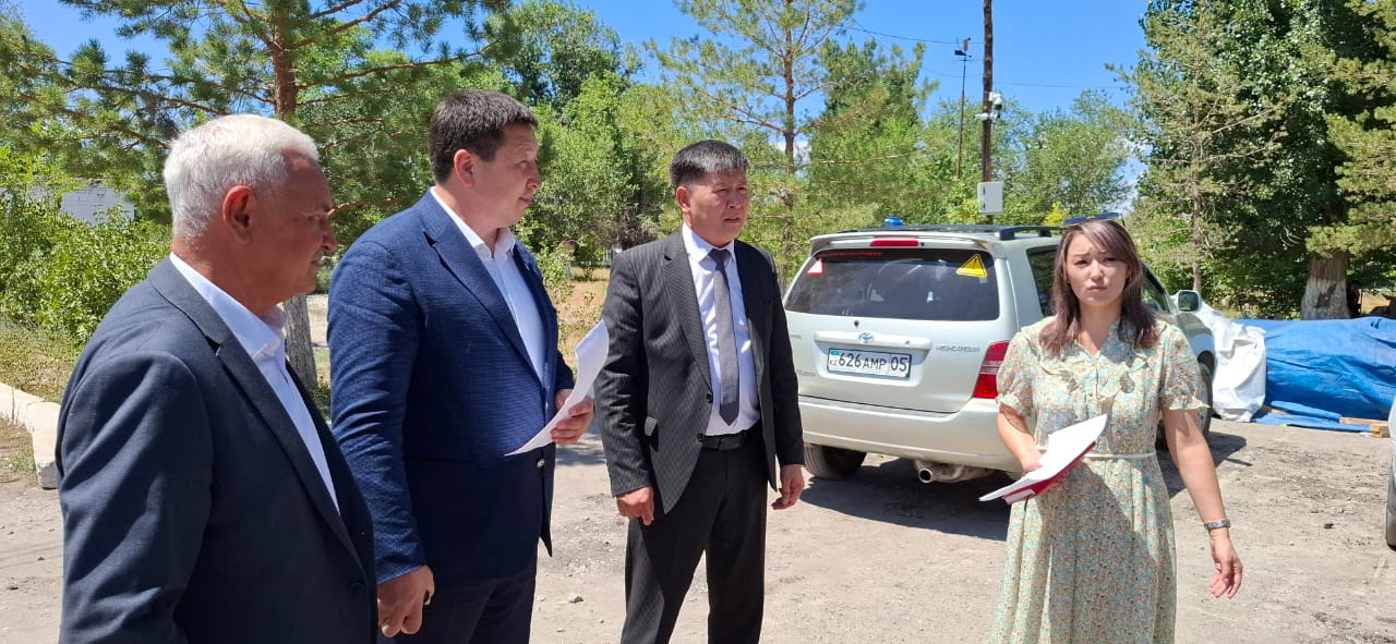 Депутаттар ел ішінде