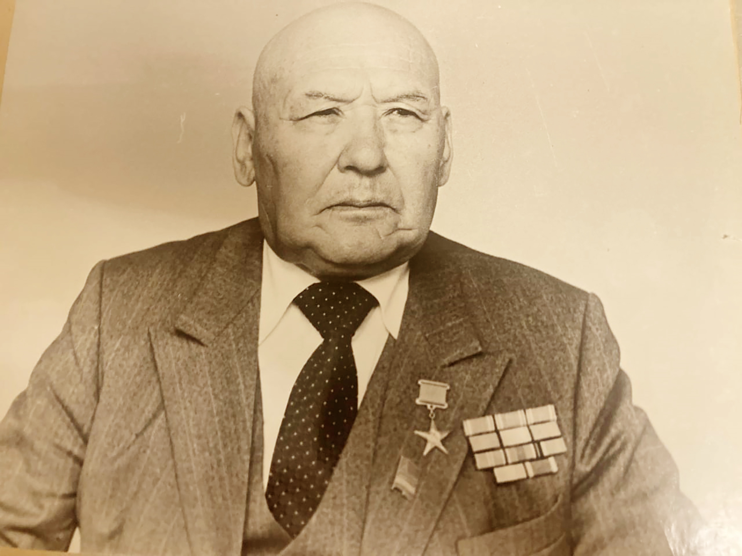 Әділдік жолындағы адал еңбек
