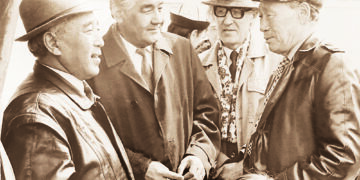 Ақынды алғаш көргенде