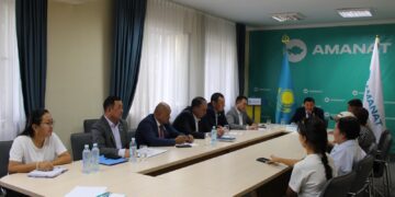 Мәслихат депутаты азаматтарды қабылдады