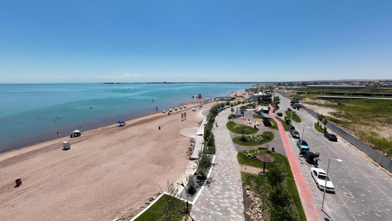 Қонаевта жазғы демалыс маусымы қорытындыланды: екі айда 1,5 миллионнан астам турист келген