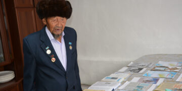 Бес атадан дарыған