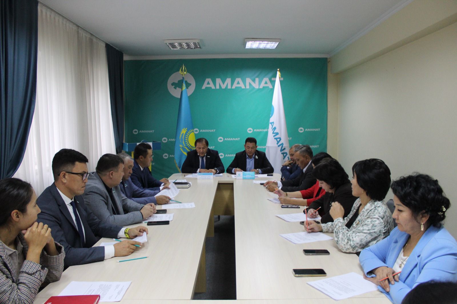 «AMANAT» ПАРТИЯСЫ: ДЕПУТАТТЫҚ ФРАКЦИЯСЫ КЕЗЕКТІ ОТЫРЫСЫН ӨТКІЗДІ
