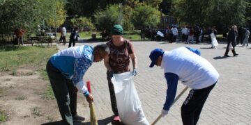 ТАЗА БЕЙСЕНБІ: Іле ауданында «AMANAT» белсенділері 4 га аумақты қоқыстан тазартты