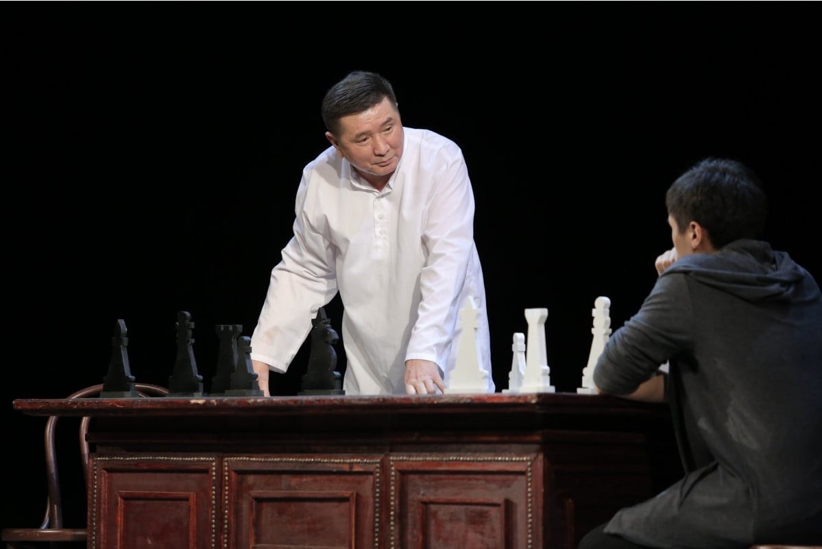 Өнермен өрілген өмір