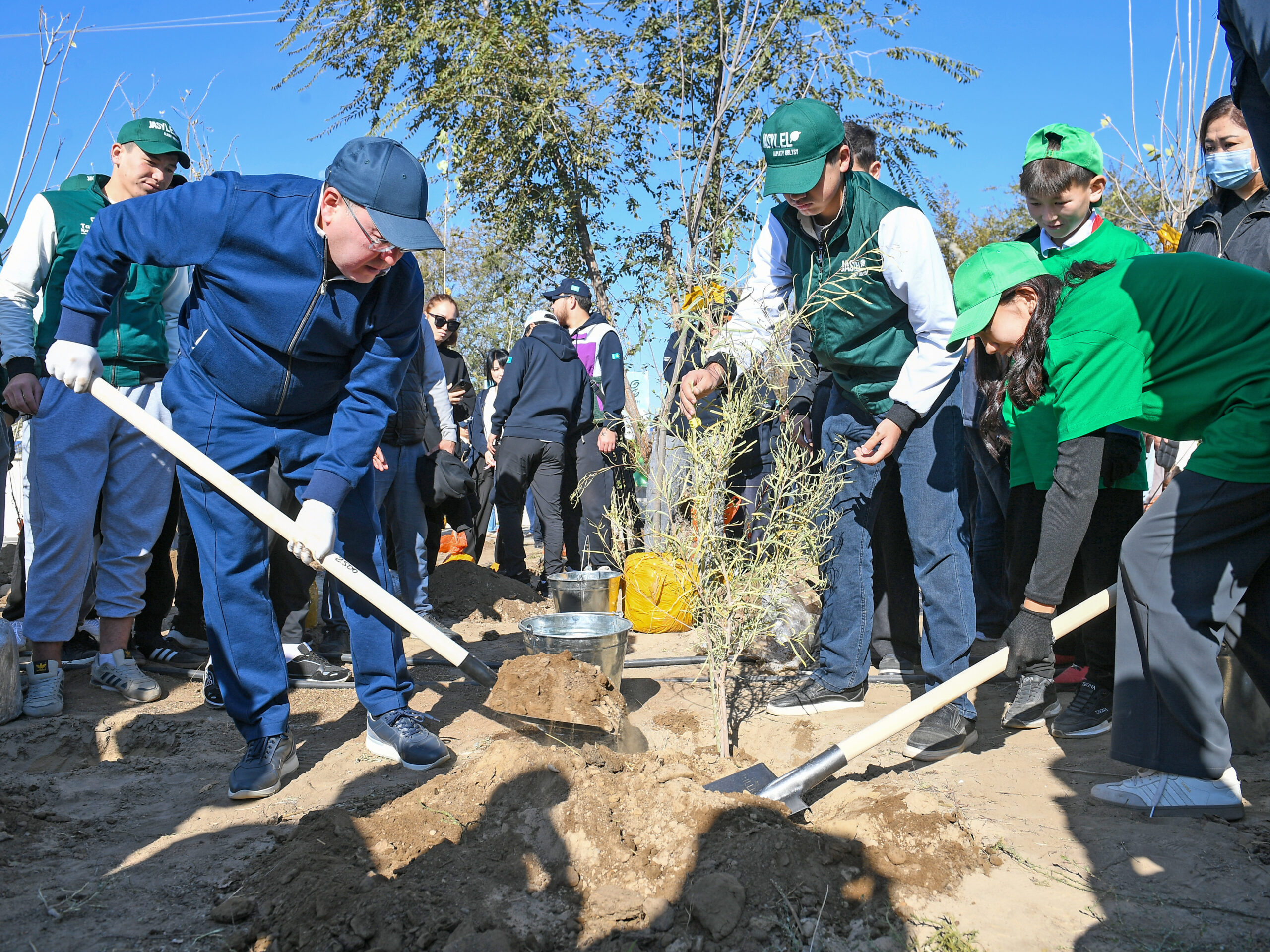 Қала көркін аша түсті