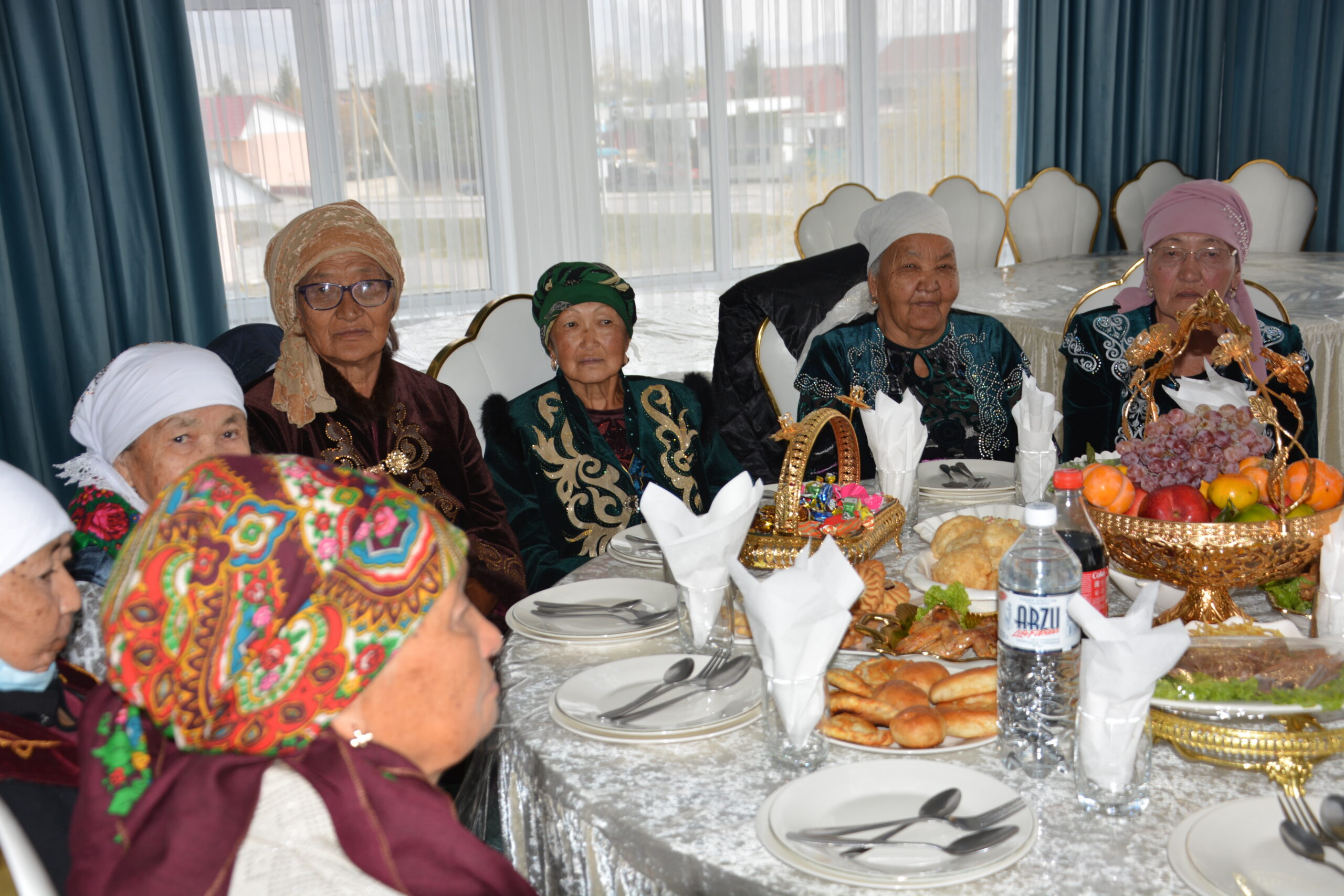 Қарияларға құрмет