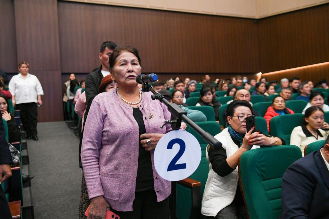 Іле ауданы тұрғындары облыс әкіміне 40-тан астам сұрақ қойды