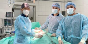 Қауіпті диагноз – сәтті ота: Ілелік дәрігерлер ауыр халдегі науқасты құтқарды