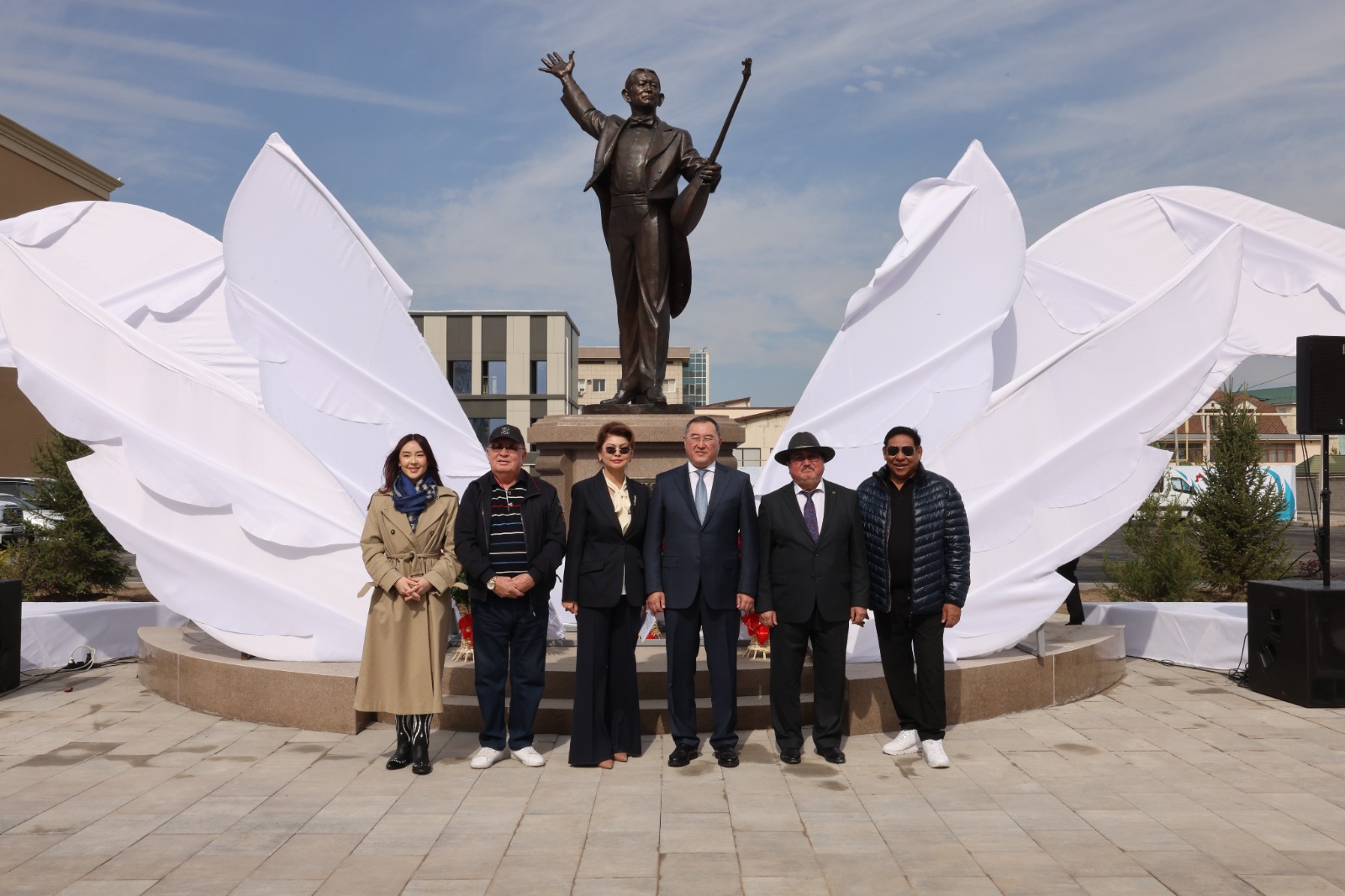 Алматы облысында Нұрғиса Тілендиевтің ескерткіші ашылды