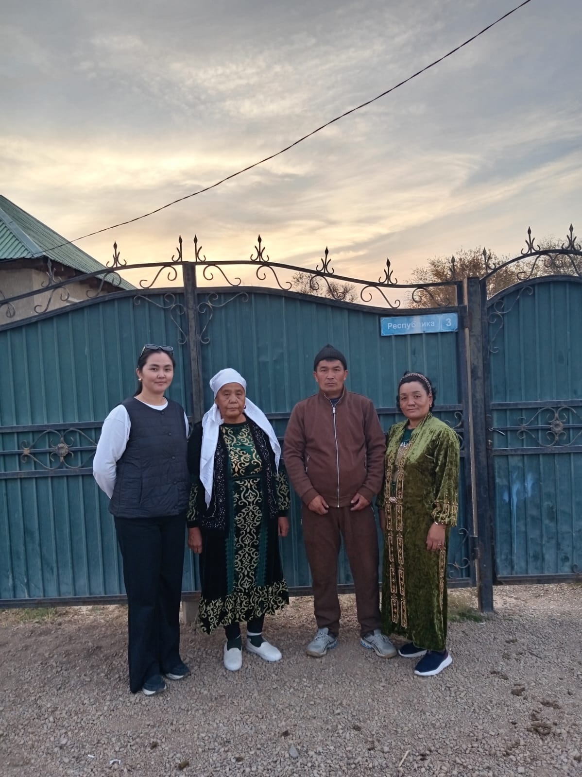 Тарихи көше  тұрғындары