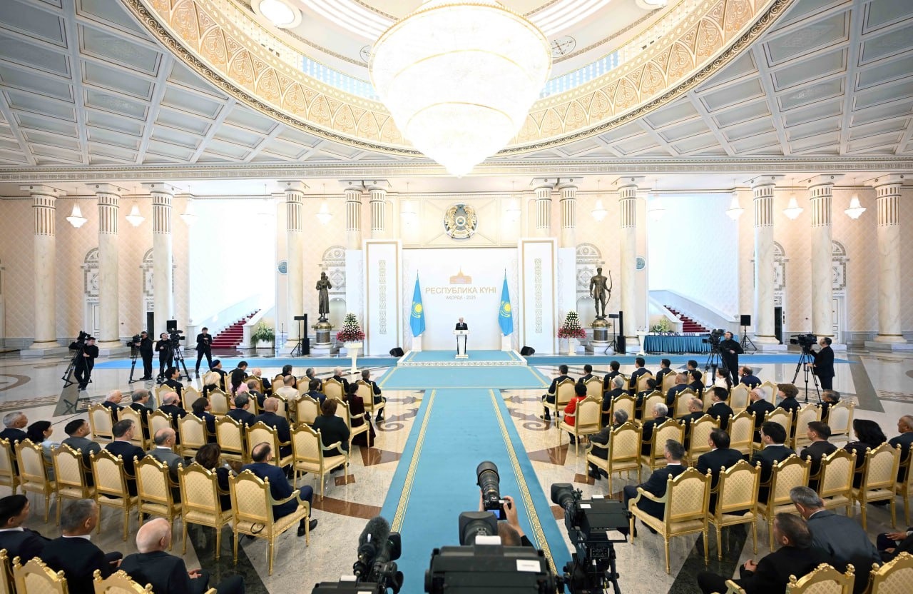 Мемлекет басшысы: «Біз өткеннен сабақ алып, ешкімге жалтақтамай, өз жолымызбен жүріп келеміз»