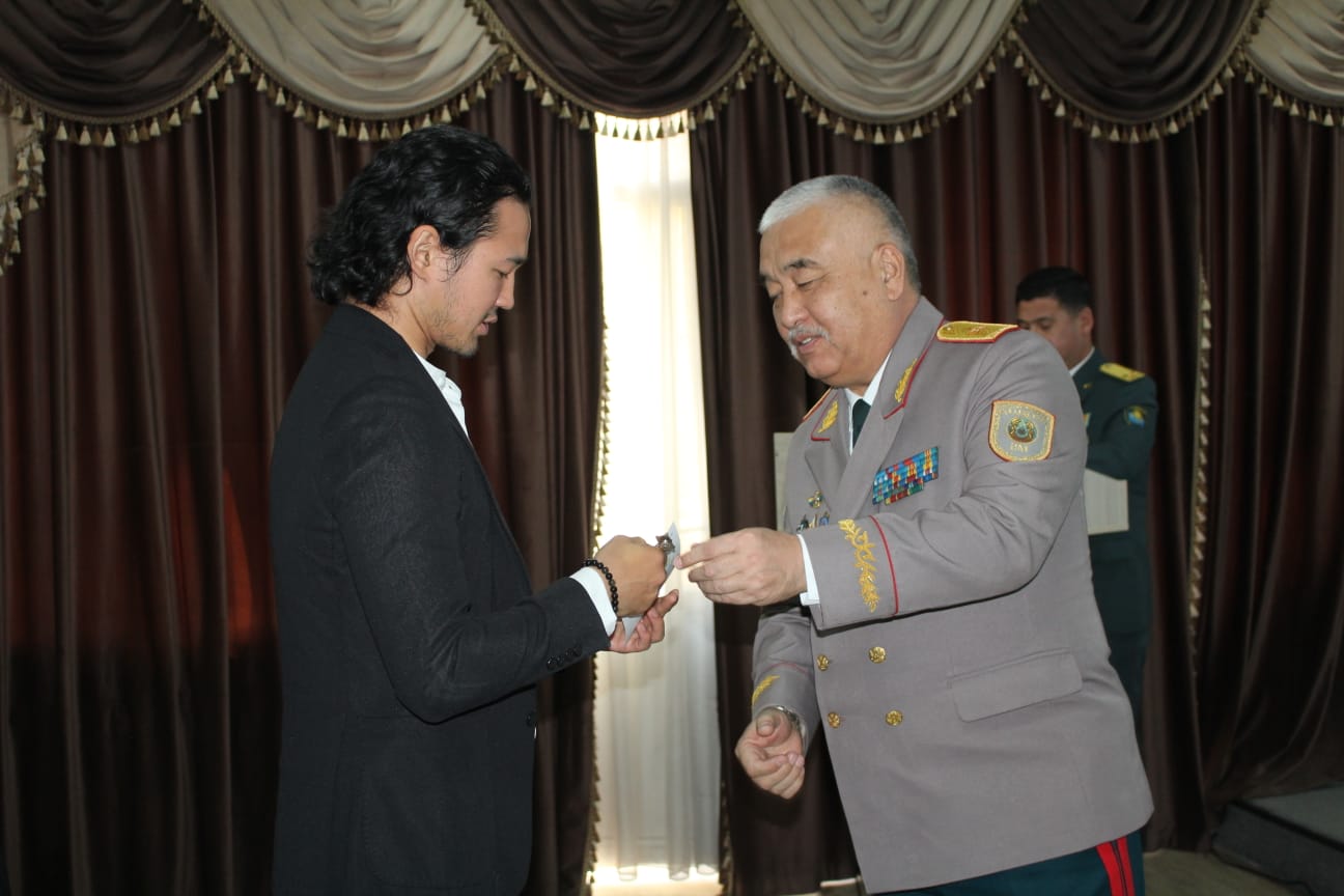 Алматыда ұландықтар Республика күнін атап өтті