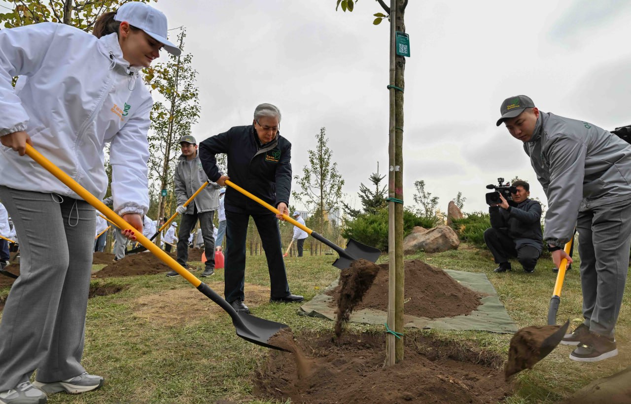 Мемлекет басшысы «Таза Қазақстан» экологиялық акциясына қатысты 