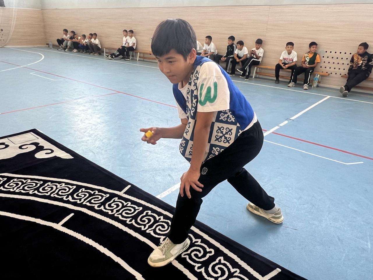 Асығы алшысынан түсті