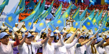 Молодежь Казахстана гордится своим происхождением и ценит семью – исследование