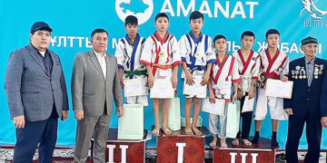 Жас балуандар белдесті